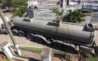 Nueva carga de sulfato de aluminio para el tratamiento de agua en Santa Elena.